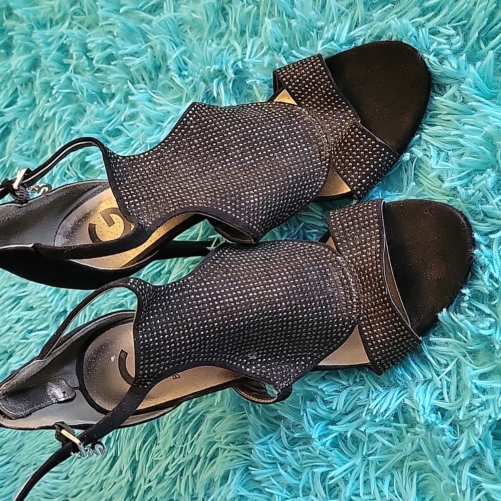 G by Guess Black Studded Stilettos Size 9.5 - Picture 2 of 8